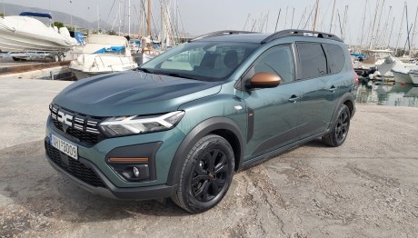 Στο τιμόνι του ανανεωμένου Dacia Jogger 1.0 Tce LPG