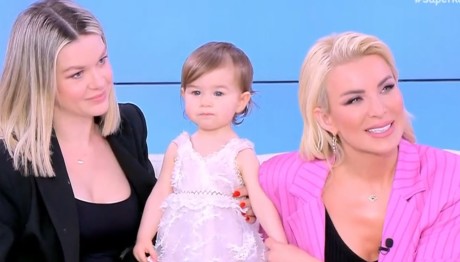 Κατερίνα Καινούργιου: Στο πλατό η μικρή της βαφτιστήρα, Αριάδνη