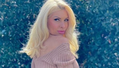 Ελένη Μενεγάκη: Μας Δείχνει Πως Χαλαρώνει Τις Κυριακές