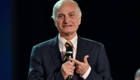 Βγήκε Από Τη ΜΕΘ Ο Μανώλης Μαυρομμάτης