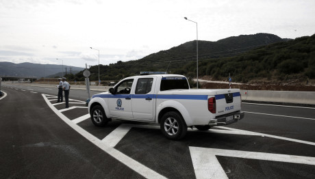 Ιόνια Οδός: Πάρκαρε το φορτηγό και κακοποίησε τη σύζυγό του