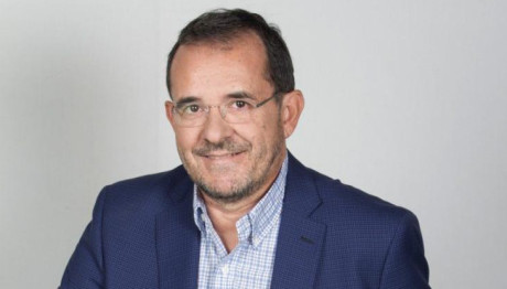 Τσίμας: Σπάνια εμφάνιση με τη σύζυγό του και την κόρη τους