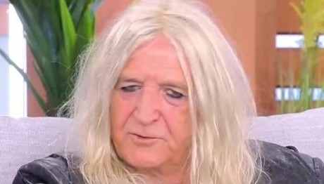 Νίκος Καρβέλας