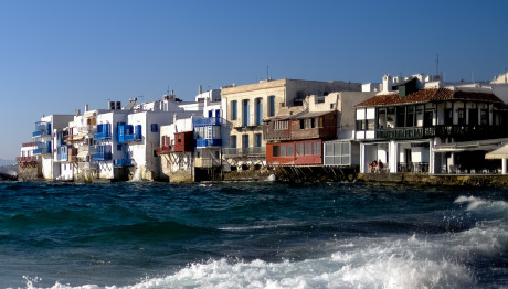 Μύκονος: Ο Kαλλιτέχνης Στ: Ο Kαλλιτέχνης Στην Φοροδιαφυγή Και Οι Συνεταίροι