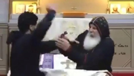 Σίδνεϊ: Άγνωστος Μαχαίρωσε Ιερέα Κατά Τη Λειτουργία