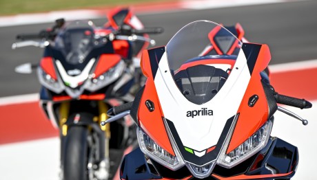 Aprillia RSV4 Factory και Tuono V4 Factory: Οι τιμές στην Ελλάδα