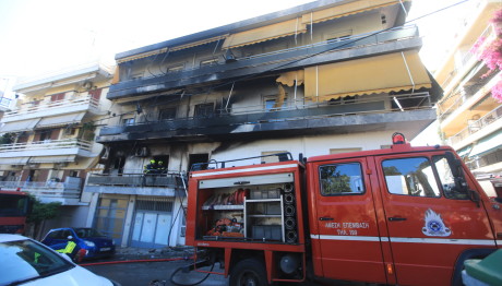 Ριζούπολη: Φωτιά σε πολυκατοικία – Απεγκλωβίστηκαν ένοικοι