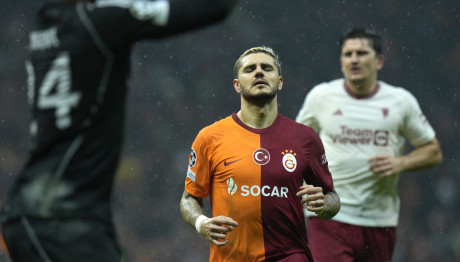 Αναστάτωσε Τα Πλήθη Η Γουάντα Νάρα