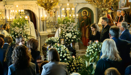 Γιάννης Καλλιάνος - κηδεία πατέρα του