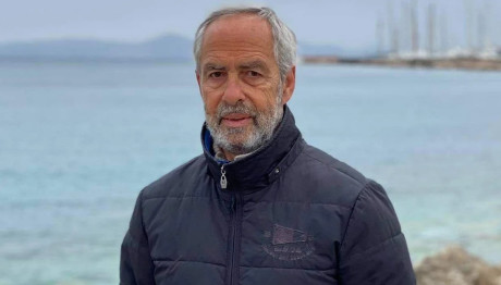 Πέθανε Ο Δημοσιογράφος Στράτος Σεφτελής