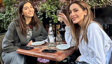 Βανδή: Η άσκηση που κάνει στο pilates με την κόρη της