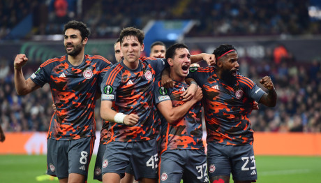 Άστον Βίλα - Ολυμπιακός