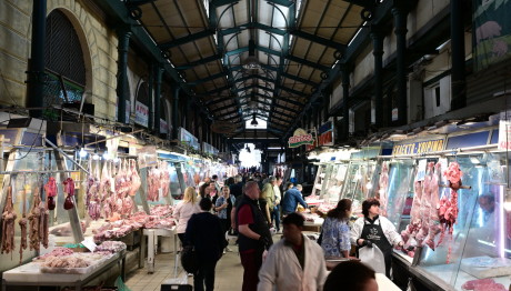 Αυξημένη κίνηση στην αγορά - Πόσο θα κοστίσει το Πασχαλινό τραπέζι