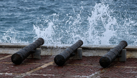 Προβλήματα σε δρομολόγια ταχυπλόων στον Αργοσαρωνικό λόγω των ανέμων