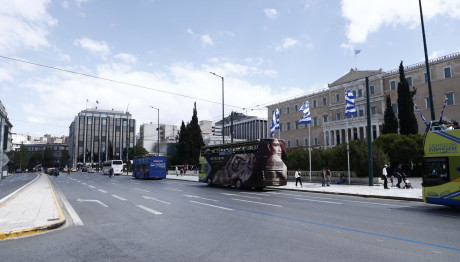 Έρημη Πόλη Η Αθήνα Την Κυριακή Του Πάσχα - Άδειοι Οι Δρόμοι