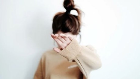 Κρήτη: 16χρονη Βρετανίδα Καταγγέλλει Ότι Βιάστηκε Σε Μπαρ