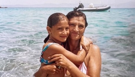 Τούνη: Η ανάρτηση για τη μαμά της- «Ελπίζω να με καμαρώνει από εκεί ψηλά»