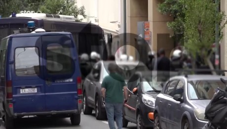 Eκκένωση της Νομικής Σχολής- 27 Προσαγωγές