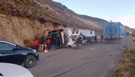 Τραγωδία στο Περού: 13 νεκροί και 18 τραυματίες από ανατροπή λεωφορείου