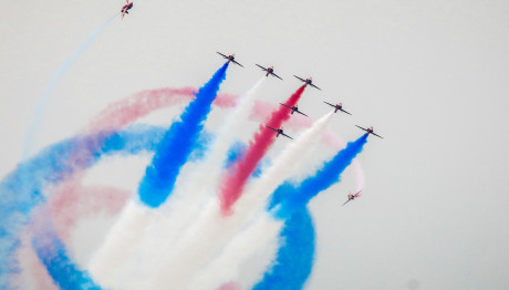 Red Arrows: Εντυπωσιακό Show Ακροβατικών Στον Φλοίσβο