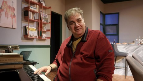 Δημήτρης Σταρόβας