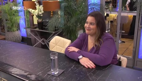 First Dates: Οι Mπούκλες Tου Μπάρμαν «Τρέλαναν» Τη Θάνια