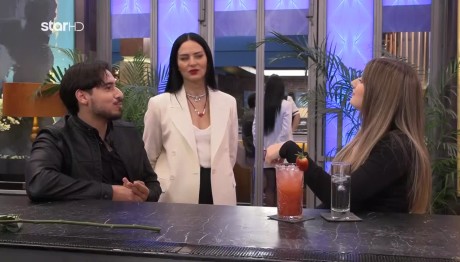 Πήγαιναν Μαζί Σχολείο Και Ξαναβρέθηκαν Στο First Dates!