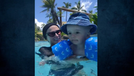 Πάρις Χίλτον: Φόρεσε ανάποδα το σωσίβιο στον γιο της