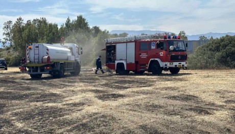 Σπάτα: Φωτιά Σε Υπαίθριο Χώρο Του Αεροδρομίου