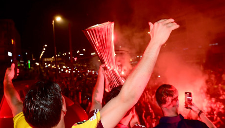 Γιαγιά Πανηγυρίζει το Conference