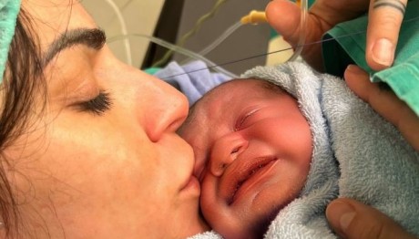 Γέννησε η Ελισάβετ Σπανού - Οι πρώτες φωτογραφίες με την κόρη της