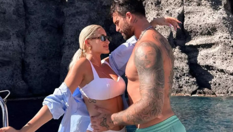 Τούνη - Αλεξάνδρου: Στη Νάξο Με Τον Γιο Τους, Πάρη