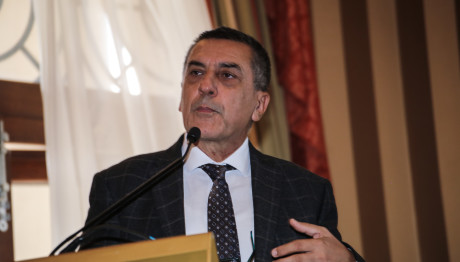 Κουρέτας Για Μαγνησία