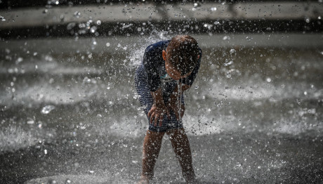 Καιρός: Τριήμερο Καύσωνα Έως Την Πέμπτη