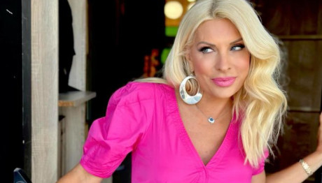 Ελένη Μενεγάκη: Ποζάρει άβαφη και στέλνει μήνυμα όλο νόημα!