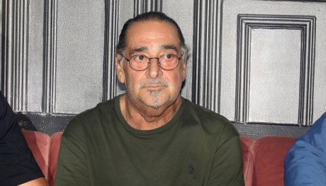 Βασίλης Καρράς