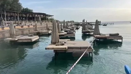 Το beach bar στην παραλία της Αγίας Μαρίνας Ρόδου