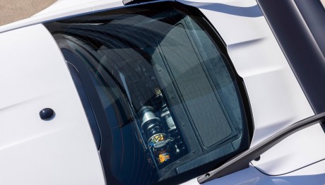 H Mustang GTD παρουσίασε την ανάρτηση της σε...βιτρίνα