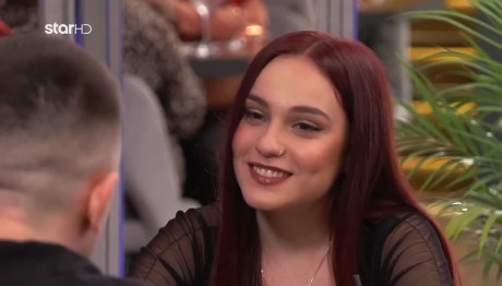 First Dates: Διακοπές με τους φίλους σου ή με την κοπέλα σου;