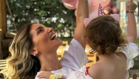 Αθηνά Οικονομάκου