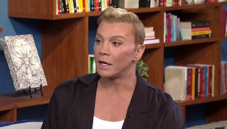 Τάκης Ζαχαράτος