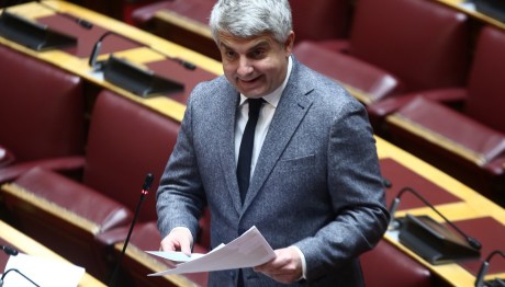 ΠΑΣΟΚ: Θέμα Ηγεσίας Από Κωνσταντινόπουλο