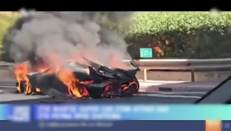 Αττική οδός: Super car τυλίχθηκε στις φλόγες