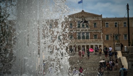 Καιρός σήμερα: Zέστη, συννεφιά και πιθανότητα βροχών σε κάποιες περιοχές