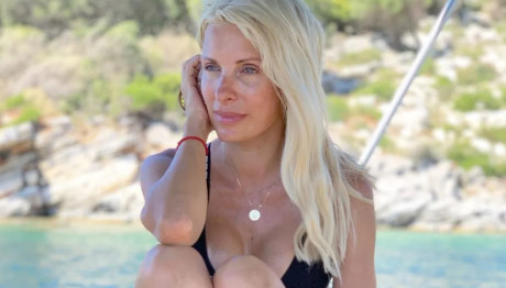 Μενεγάκη: Οι φορές που είδαμε το σώμα της με μαγιό χωρίς ρετούς