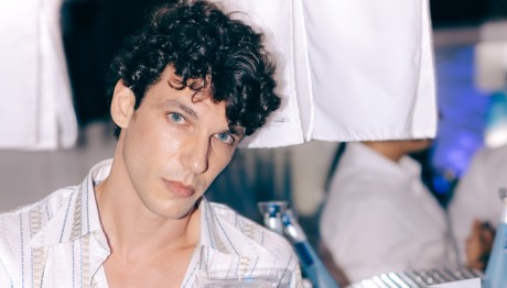 Βασίλης Μίχας: Σε ρόλο μοντέλου ο «Χρήστος» από τη Γη της Ελιάς