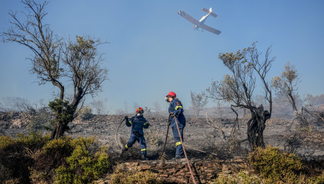 Φωτιά Τώρα Στον Ασπρόπυργο - Σηκώθηκαν Εναέρια Μέσα