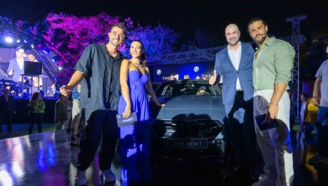 BMW Joyland 2024: Η BMW Σειρά 1 παρουσιάστηκε με φαντασμαγορικό τρόπο