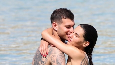 Πιέτρο Πελέγκρι: Έκανε Βουτιές Με Την Κούκλα Σύντροφό Του