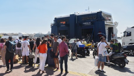 Αγίου Πνεύματος: Μικρότερη Φέτος Η Έξοδος Για Το Τριήμερο